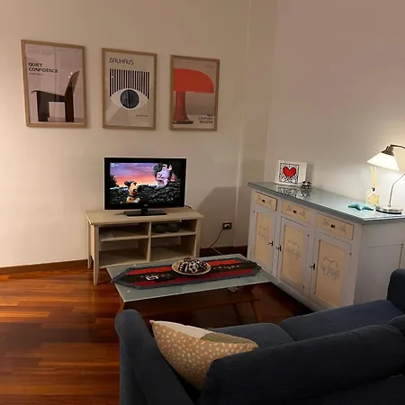 Ampio Ed Elegante Bilocale * 米兰